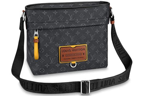 lv besace zippée|Besace Zippée Monogram Eclipse .